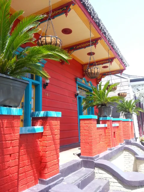Cool Marigny house