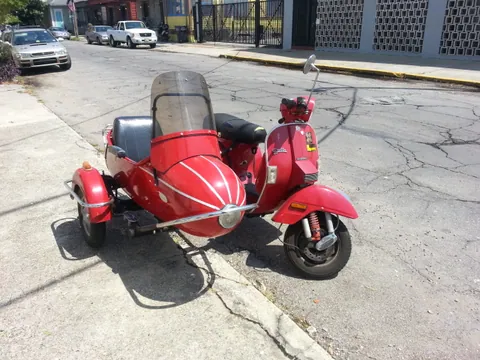 Look at this scooter. LOOK!
