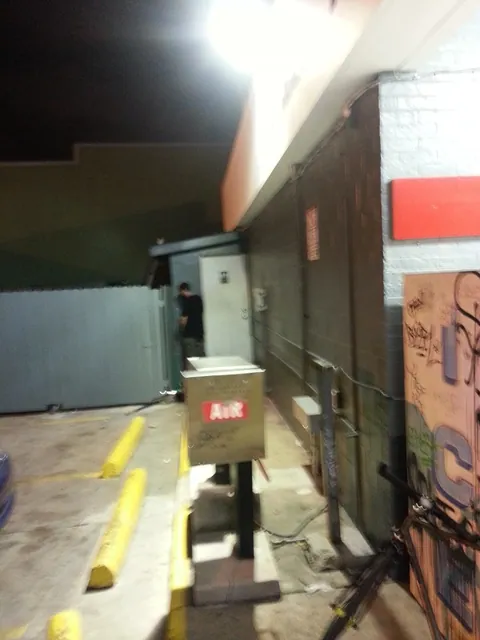Matty Ice takin’ a piss at the gas station.