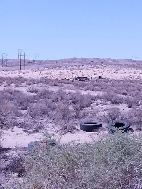 Desert trash2